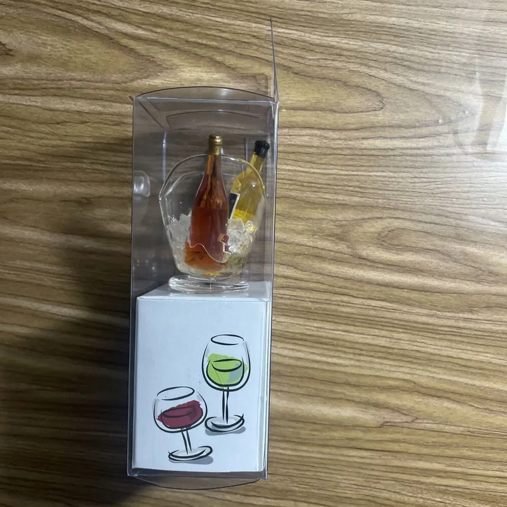 Prodyne acrylic bottle